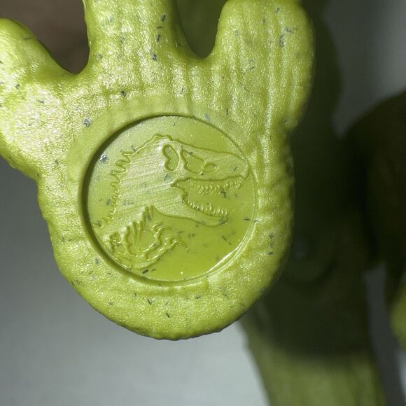 Jurassic World Roarivores CERATOSAURUS Dino Rivals Dinosaur Figure Green - Picture 3 of 6